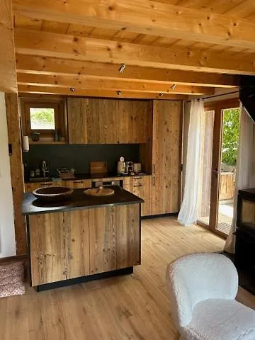 Le Chalet Leila Manigod 0*,