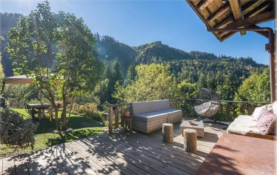 Le Chalet Leila Manigod 0*,